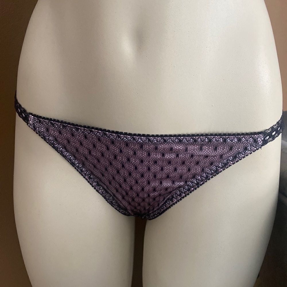 Victoriaβs SecretΒ mesh signature blackβ& pink PantiesβS